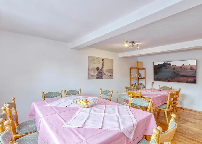 Апартаменты Lovely In Bischofsheim With Wifi *